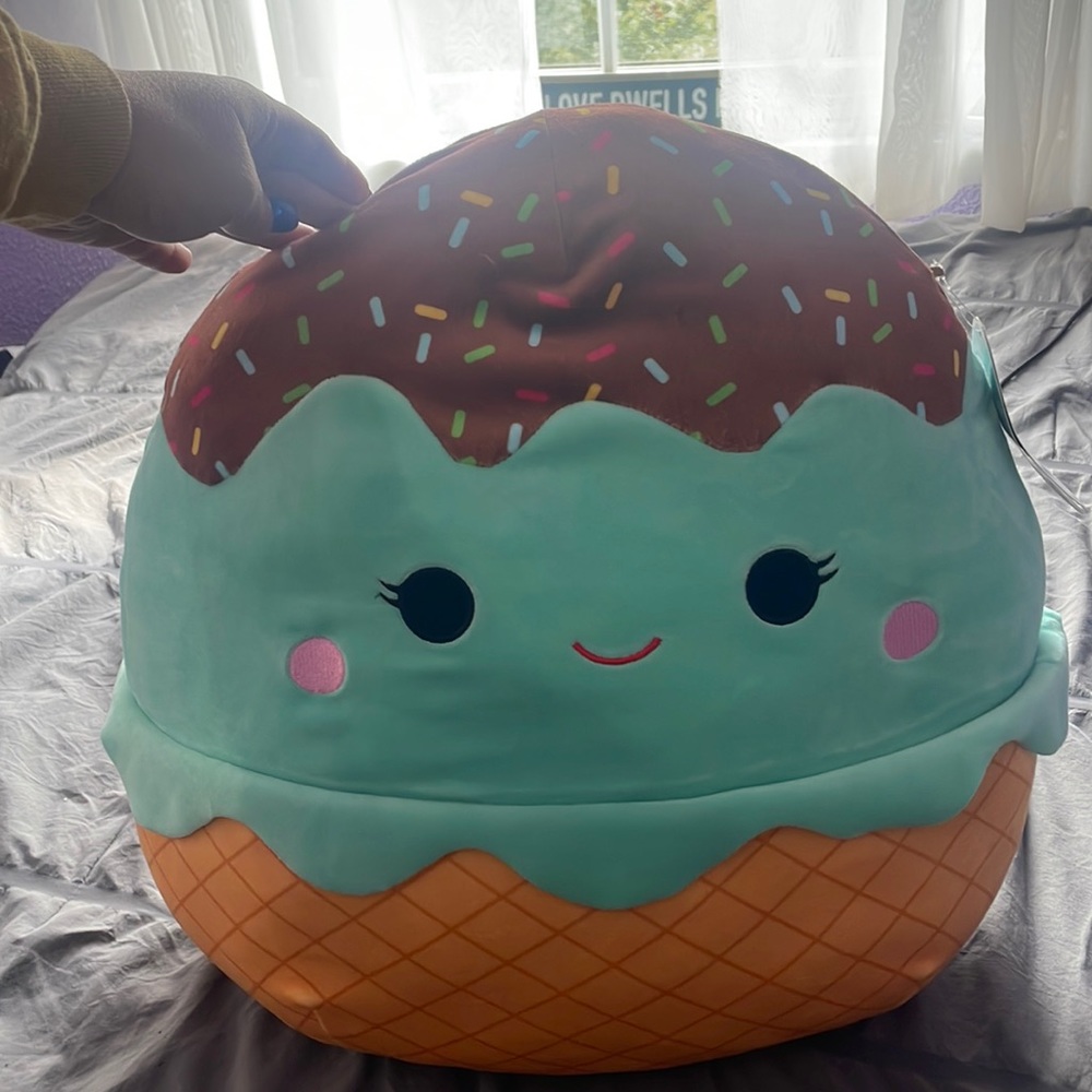 Brand new with tags, Maya, original Squishmallow